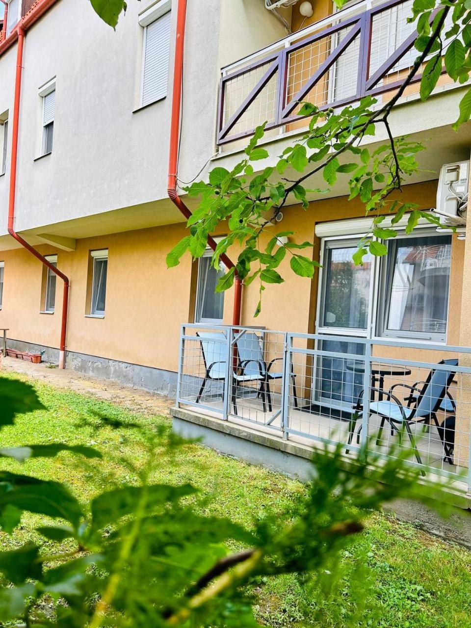 Sunhouse Apartman Hajduszoboszlo Bagian luar foto