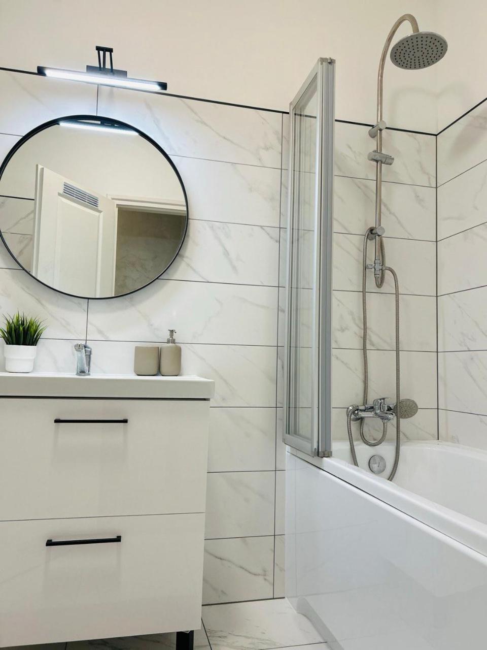 Sunhouse Apartman Hajduszoboszlo Bagian luar foto